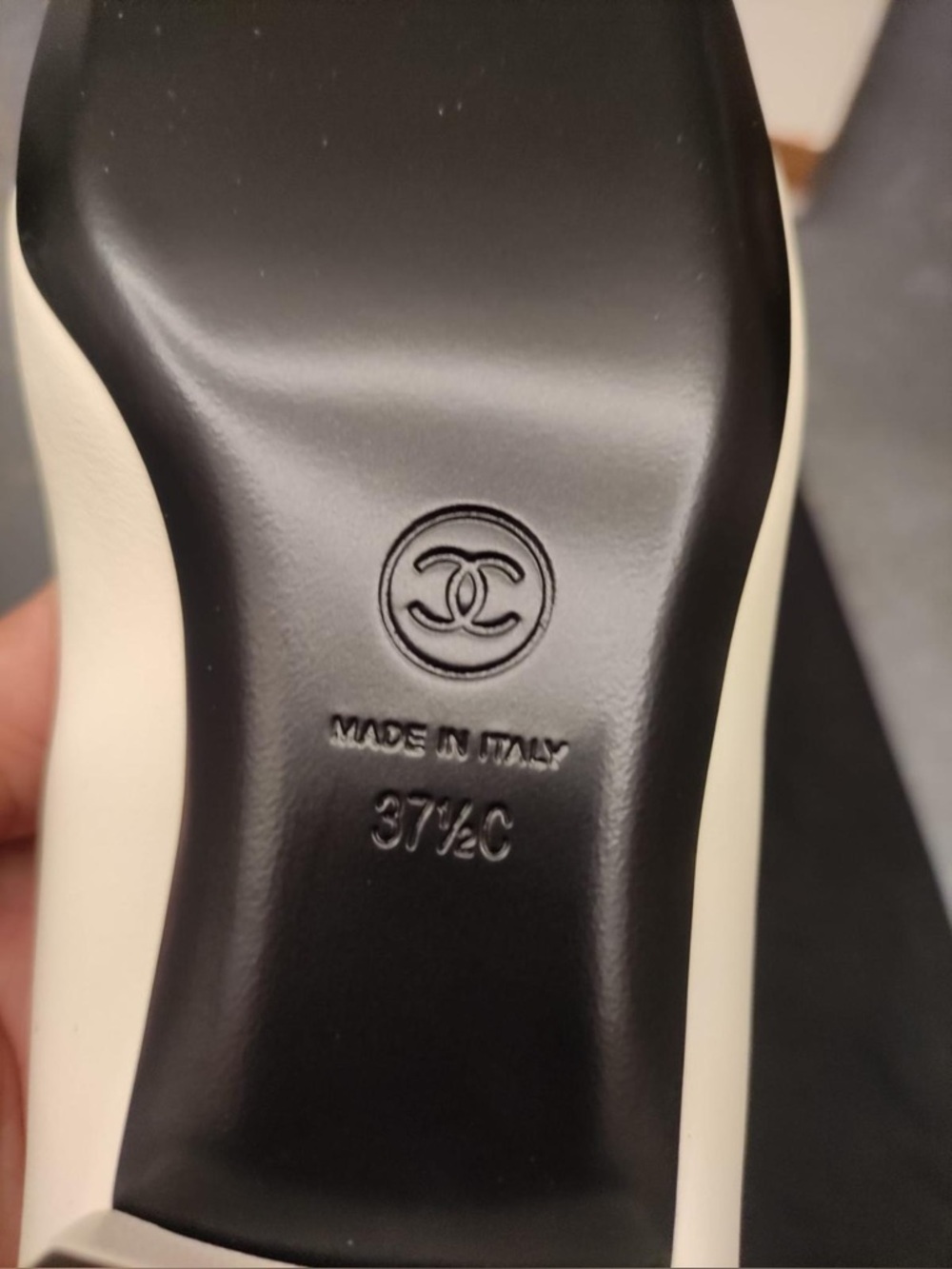 Chanel SS 26 Blazy Ivory Lambskin Square Toe CC Logo Turn-lock Ballet Flats 37.5 - Picture 16 of 16